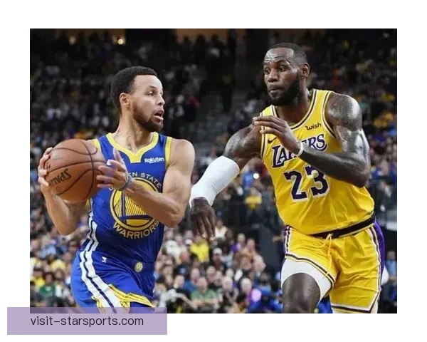 湖人队迎战勇士队赛季首次对决 詹姆斯和库里上演超级对决