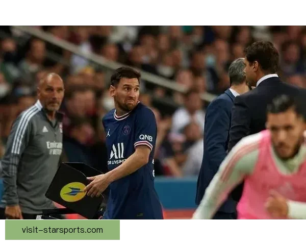 梅西领衔大巴黎新赛季阵容全解析 曼联切尔西争夺前锋席位激烈